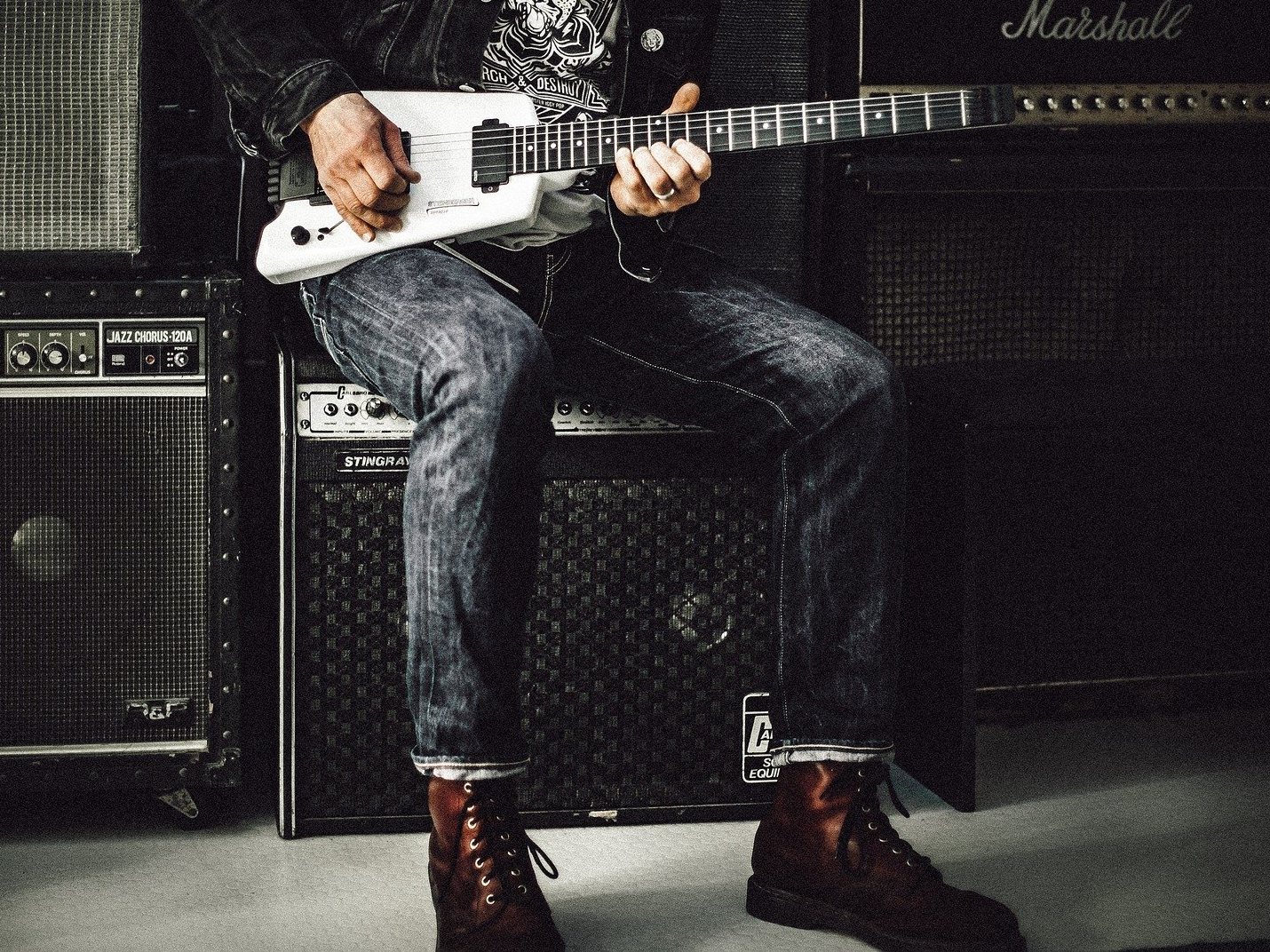 Rocker wearing boots