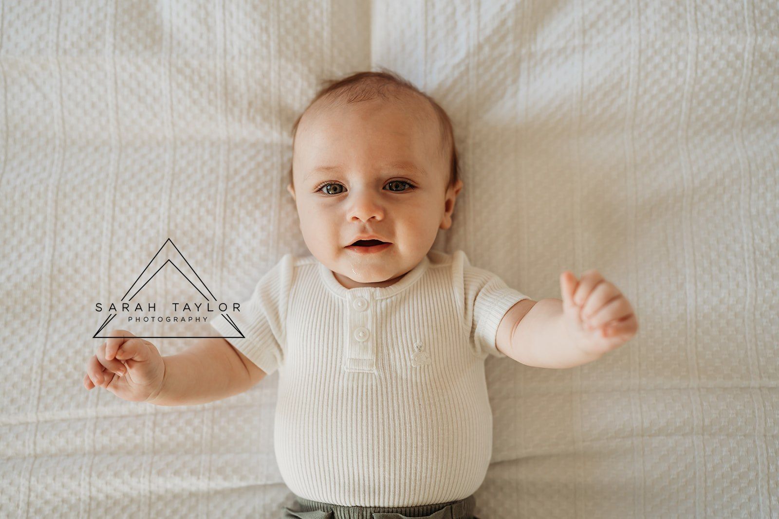 cochrane newborn photographer at home