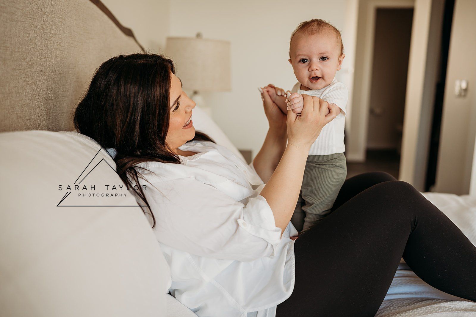 cochrane newborn photographer in home session