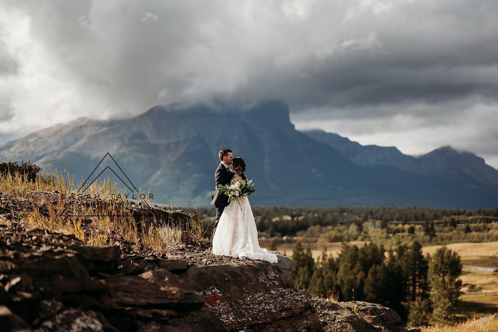 Alberta Wedding Engagement photographer