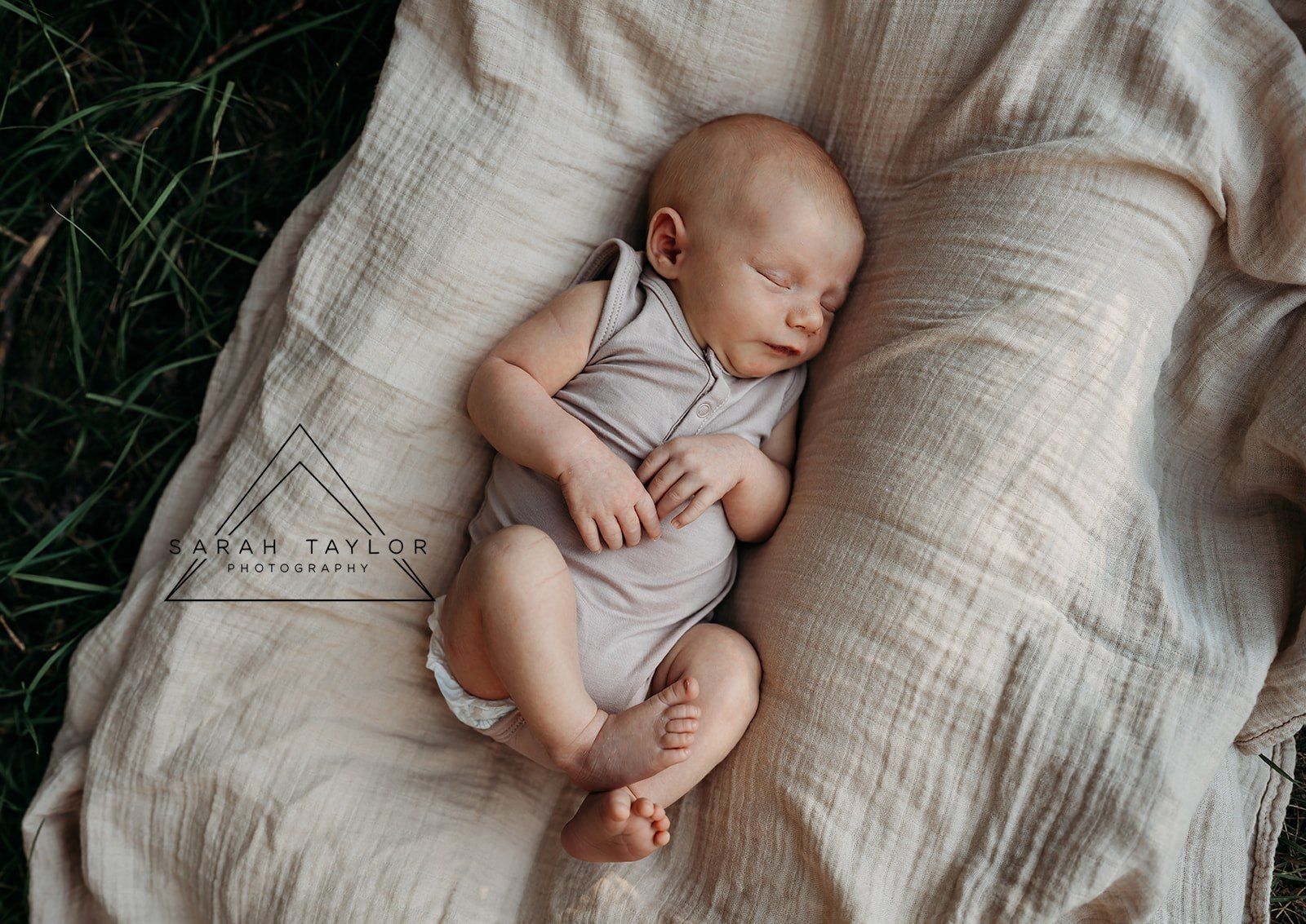 cochrane newborn photographer at home