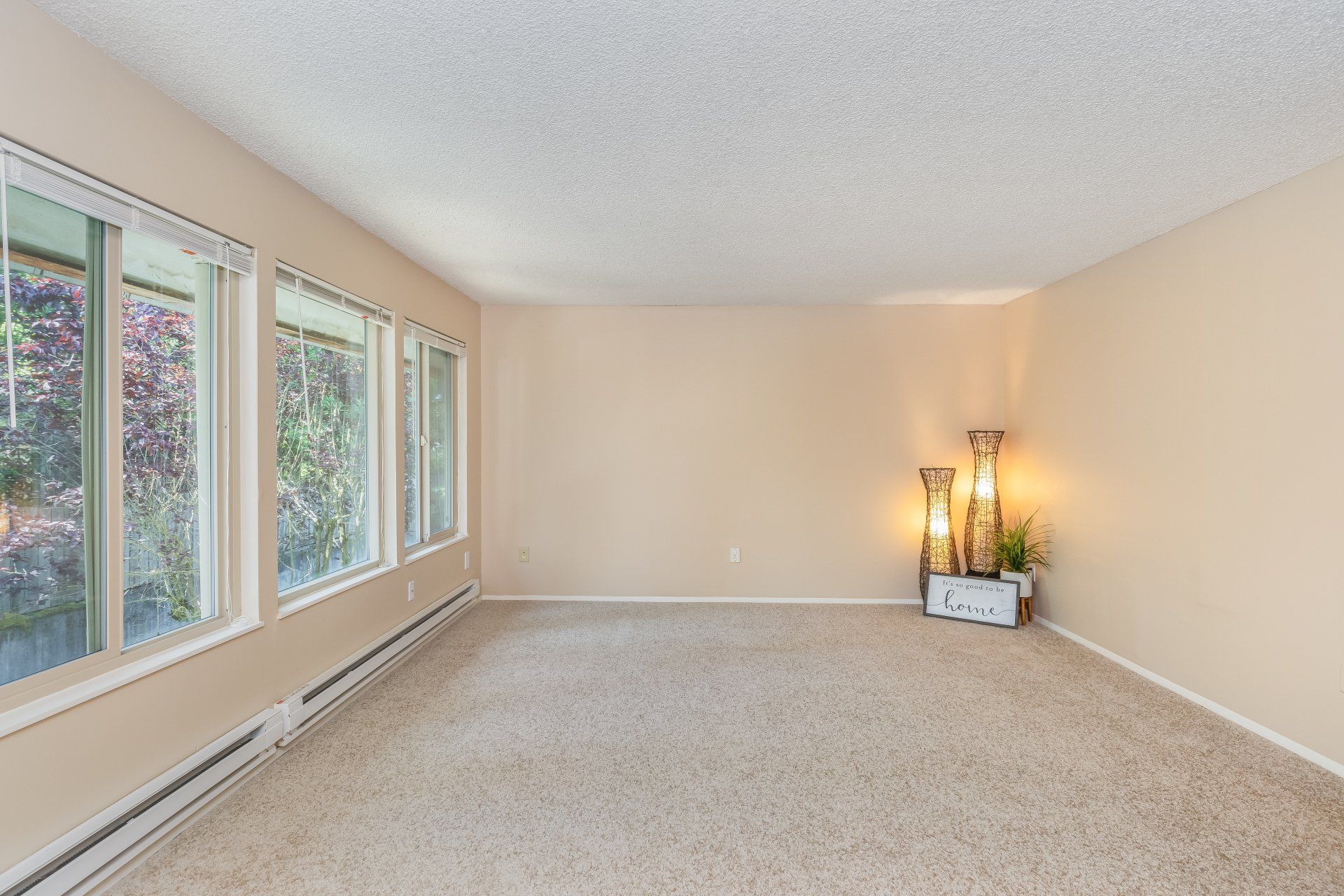 La Maison living room