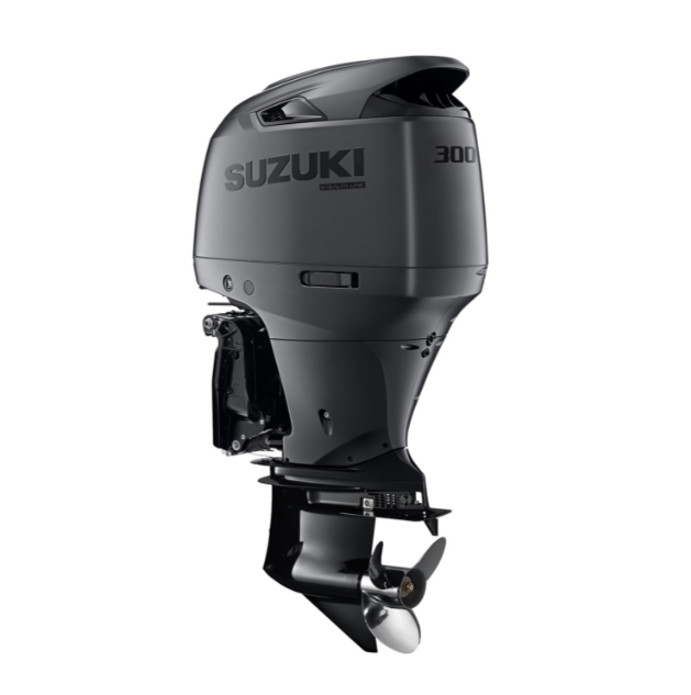 Un motore fuoribordo Suzuki è mostrato su uno sfondo bianco.