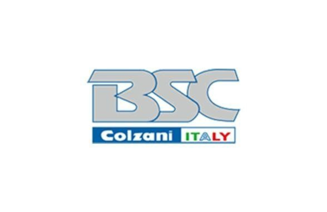 Un logo bsc colzani italy su uno sfondo bianco