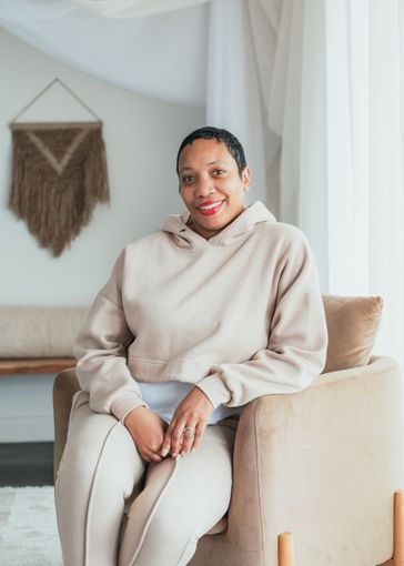 Meet the owner Billie Jean of scalp therapy by Billie 
