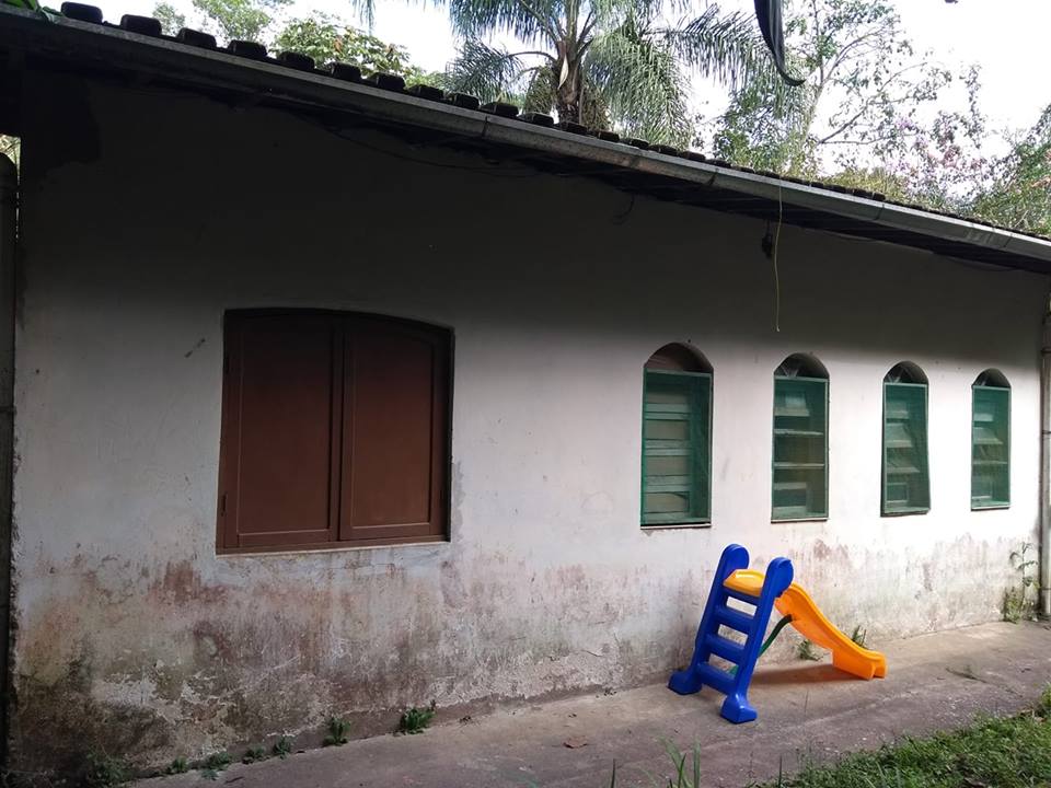 Visita técnica para verificar fissuras na estrutura de residência unifamiliar