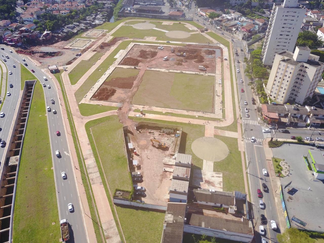 engenharia com drone para manutenção de obra