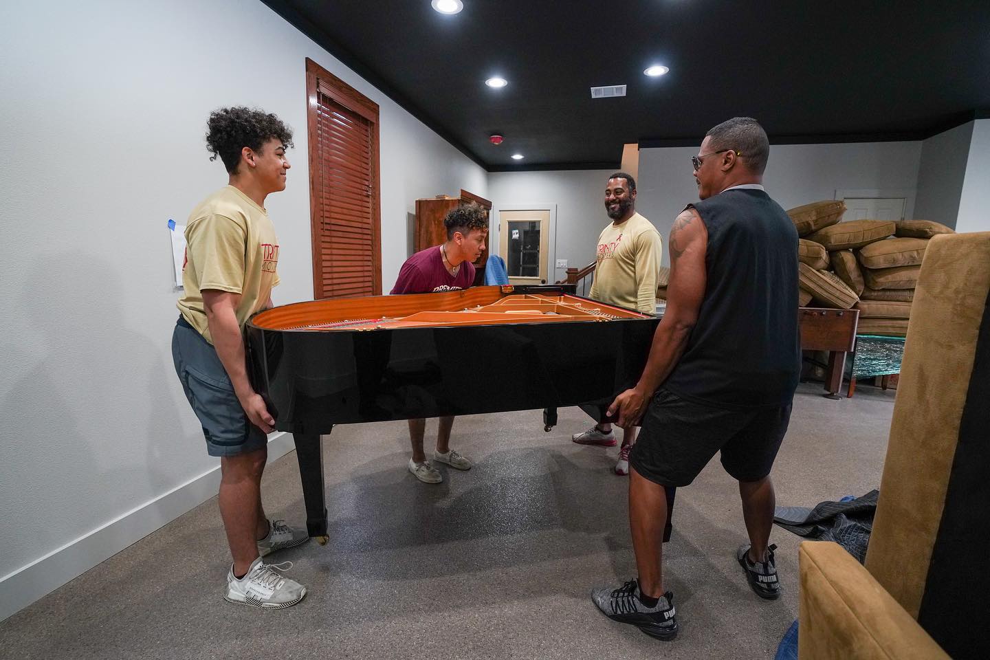 4 Man Moving Piano — New Braunfels, TX — Trinity Movers