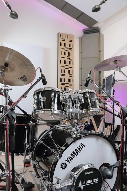 Online Session Drummer Max Saidi's Recording Studio