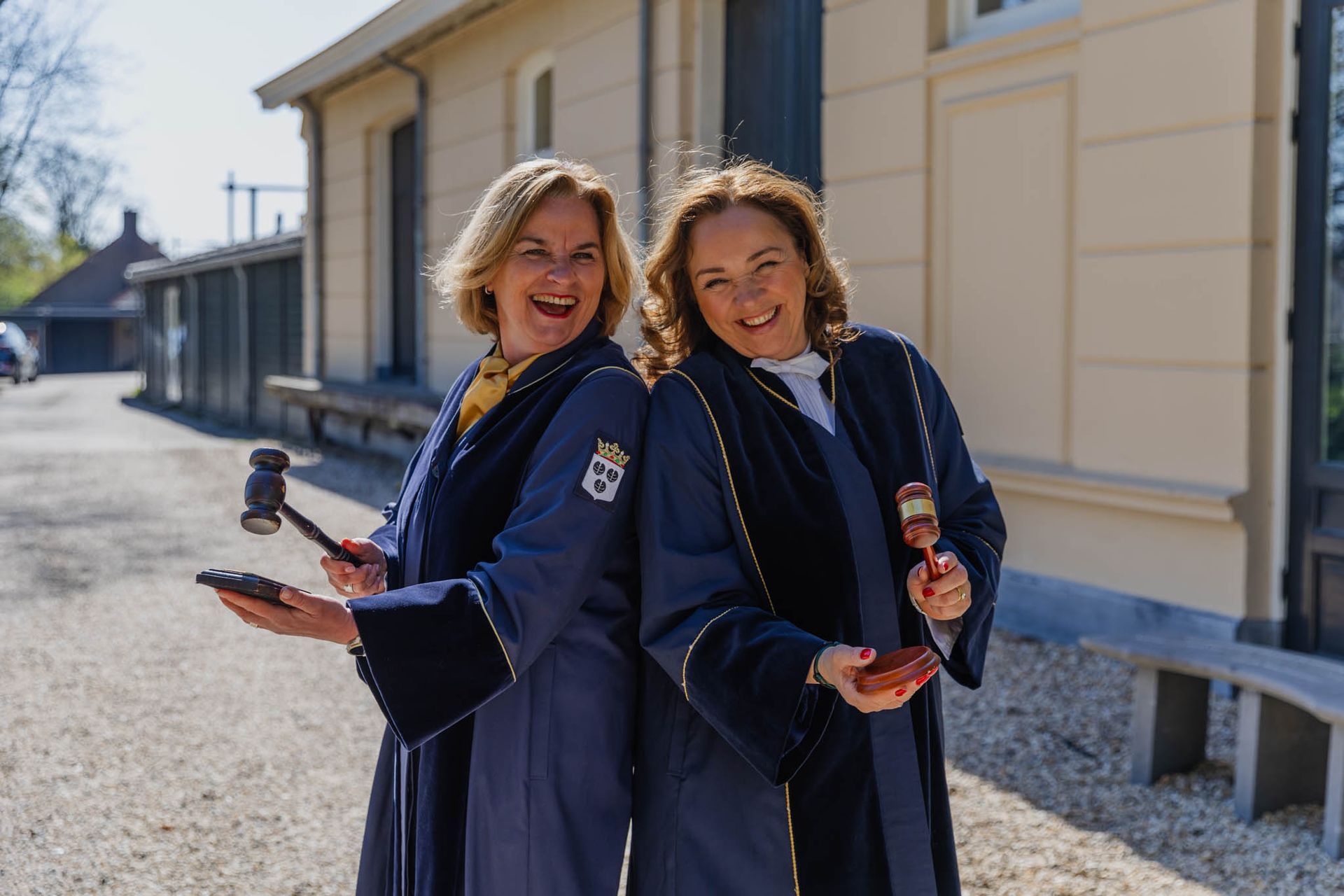 De BofBABSen Bianca en Sandra. Deze foto is gemaakt door https://marlotbakker.nl/