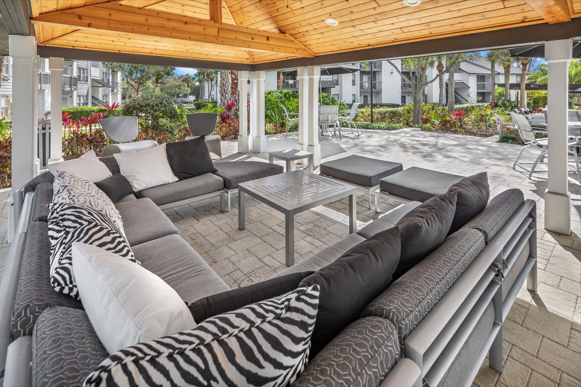 Poolside Patio Lounge | The Braxton