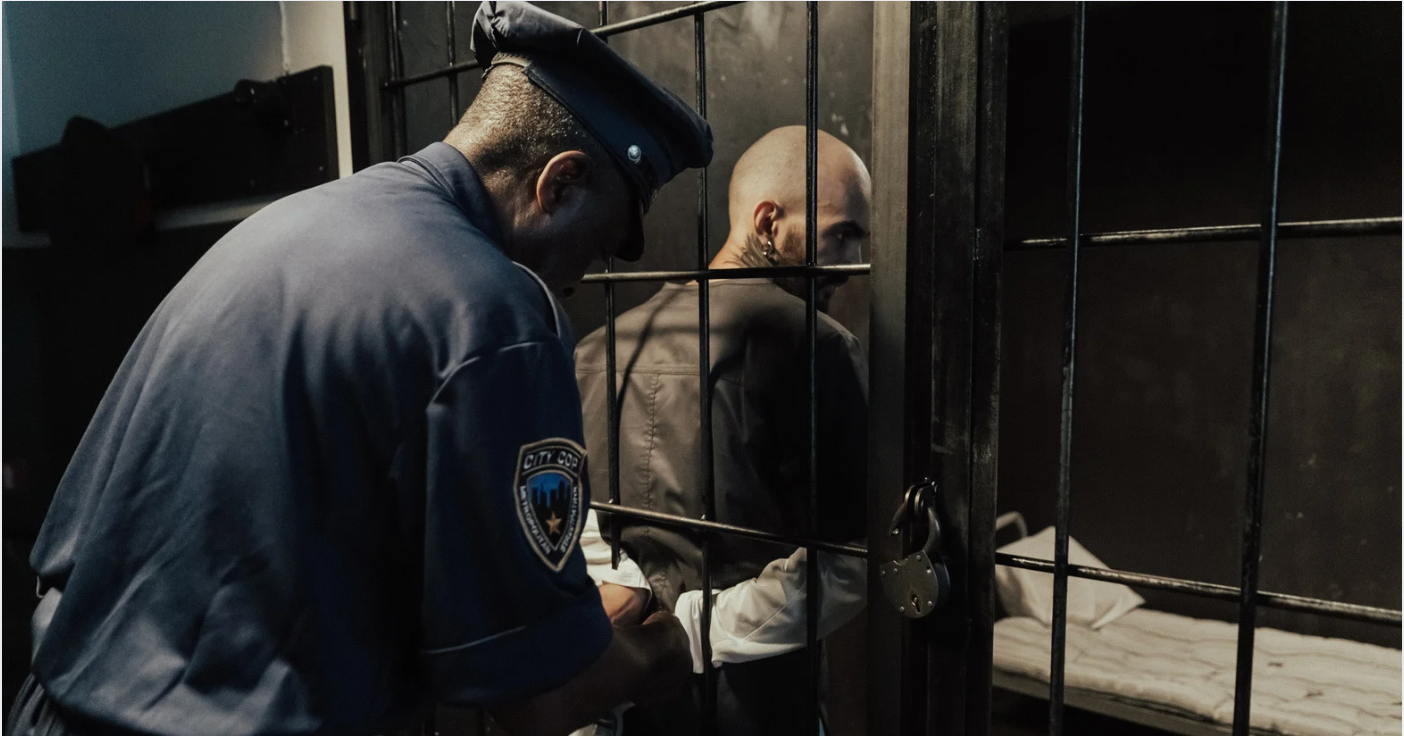 How to Turn Yourself in for a Warrant the Right Way