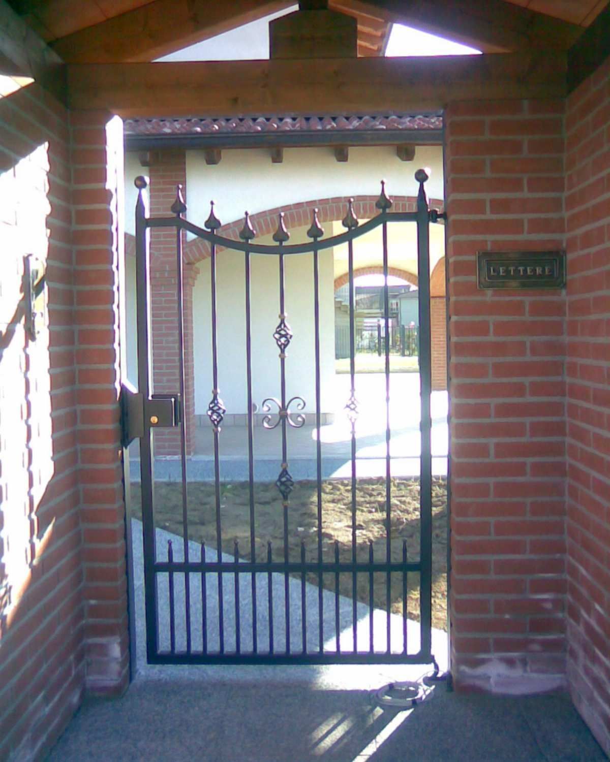 cancello in ferro bazttuto