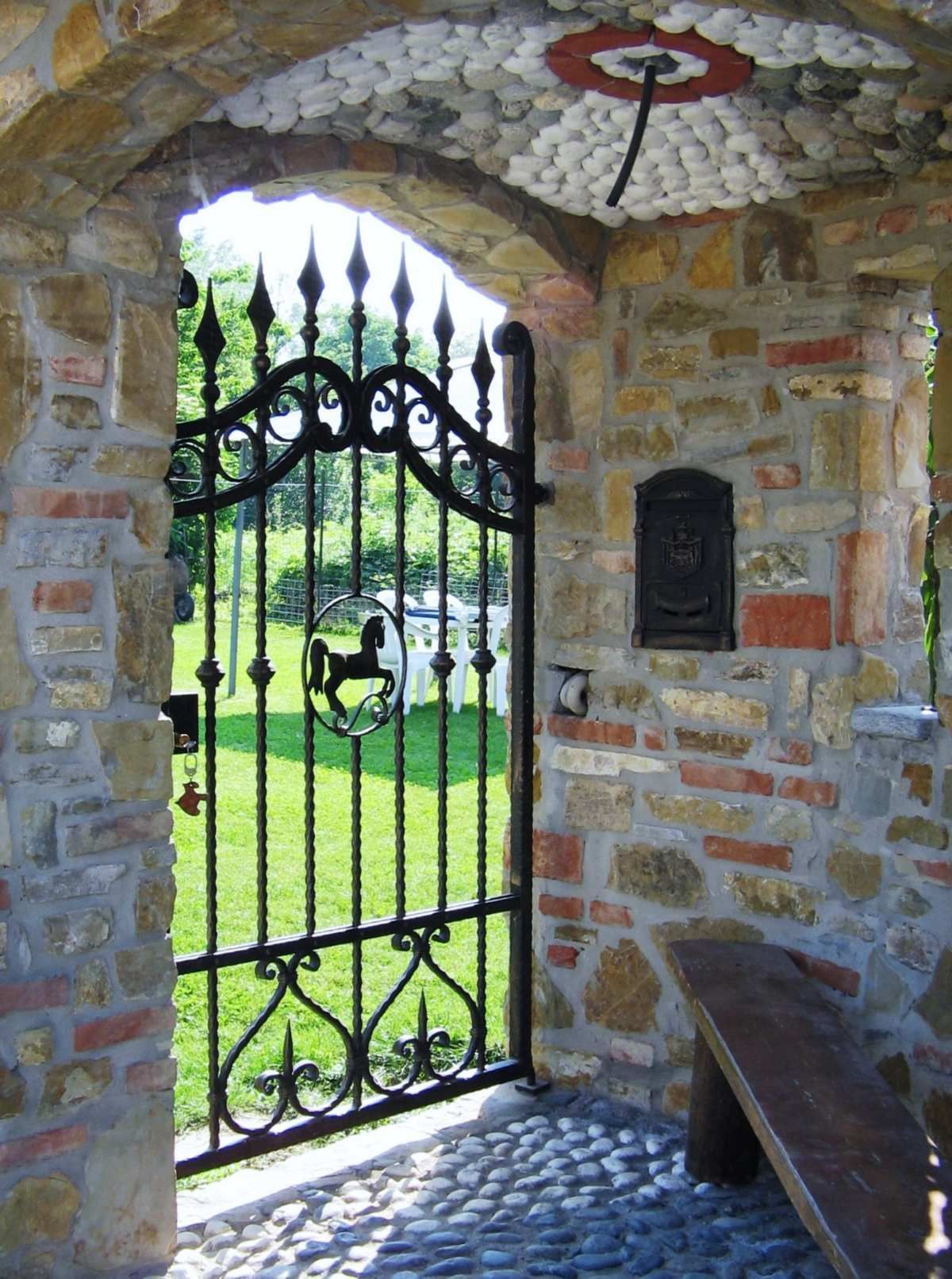 cancello in ferro bazttuto