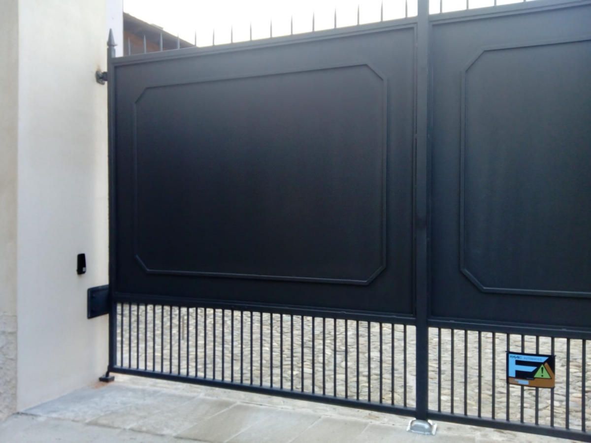 cancello in lamiera in acciaio