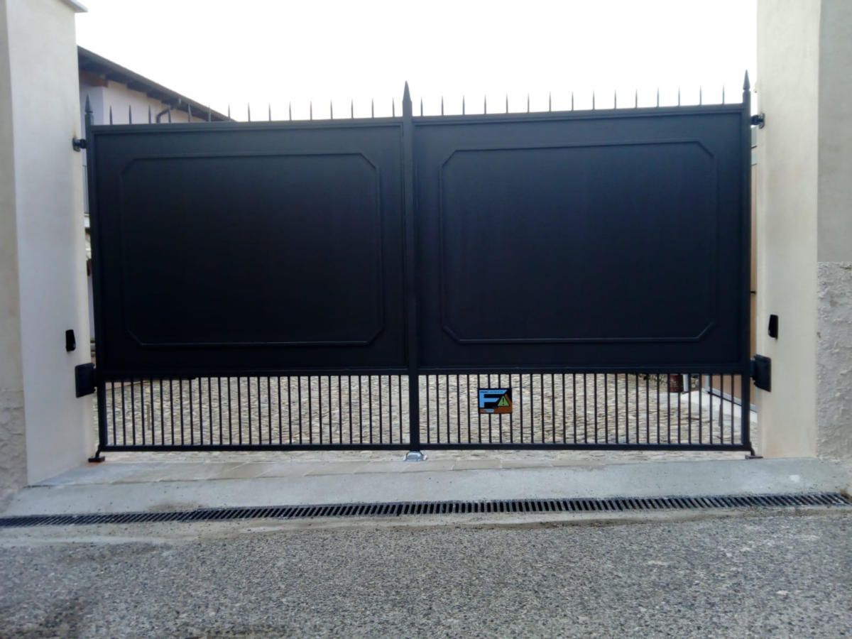 cancello in lamiera in acciaio
