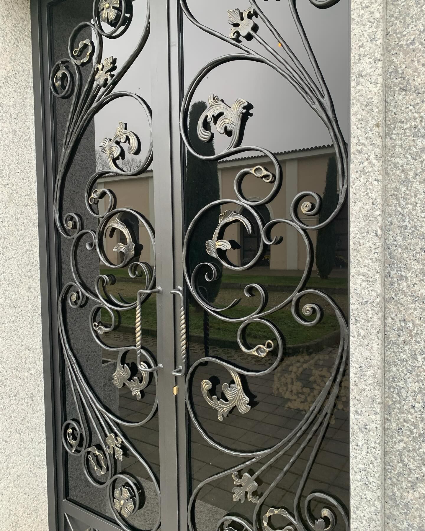 inferriata in ferro battuto