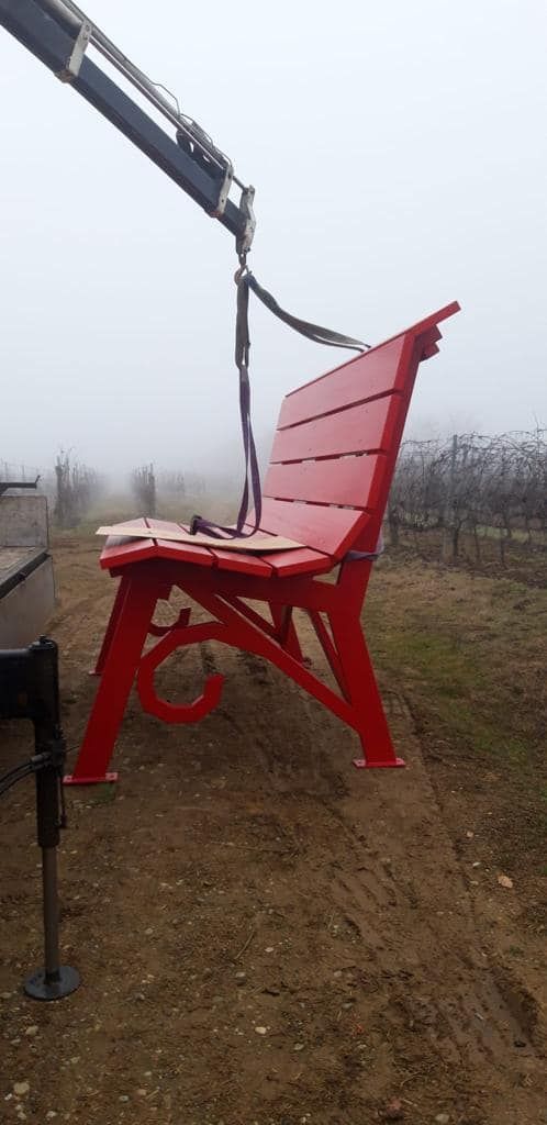 posa panchina gigante