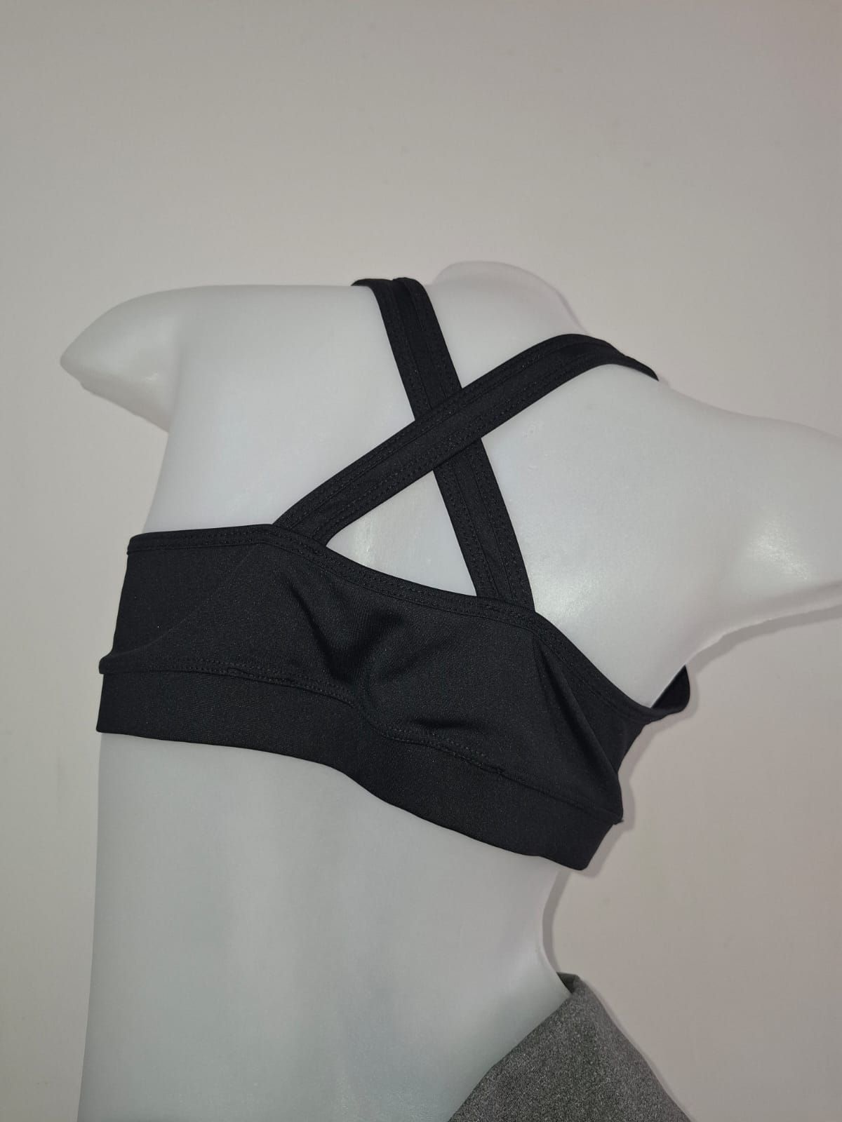 TOP DEPORTIVO CRUZADO