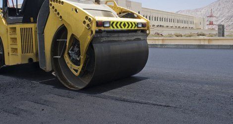We offer commercial and domestic road surfacing