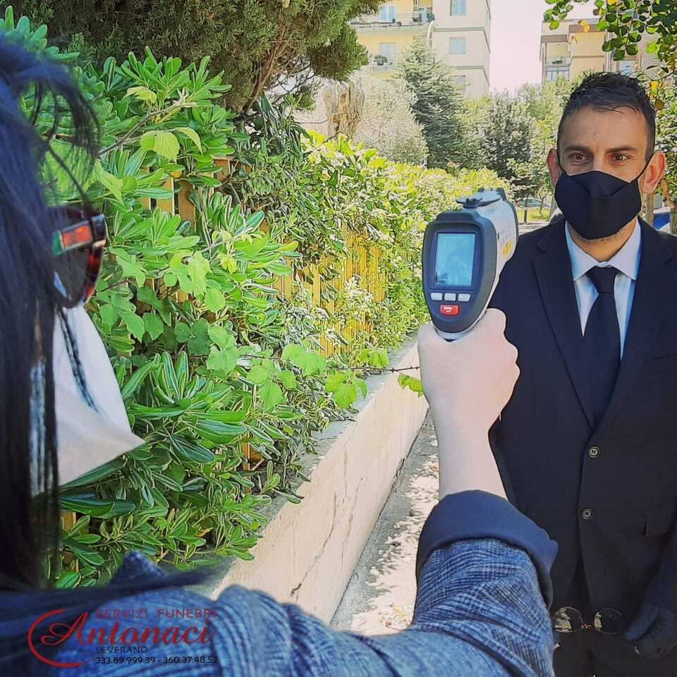 controllo temperatura agenzia di servizi funebri a Leverano
