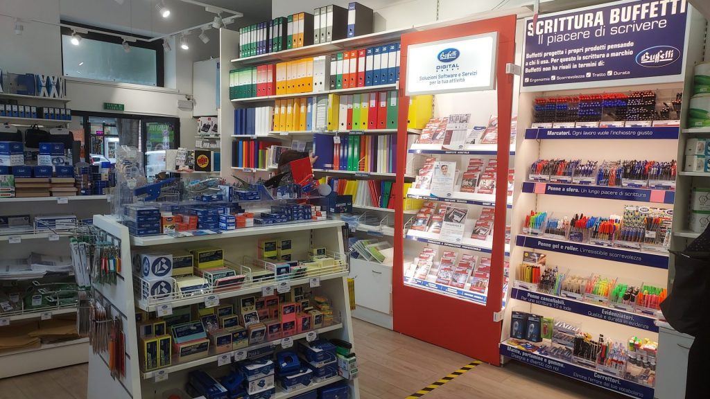 corridoi dentro il negozio