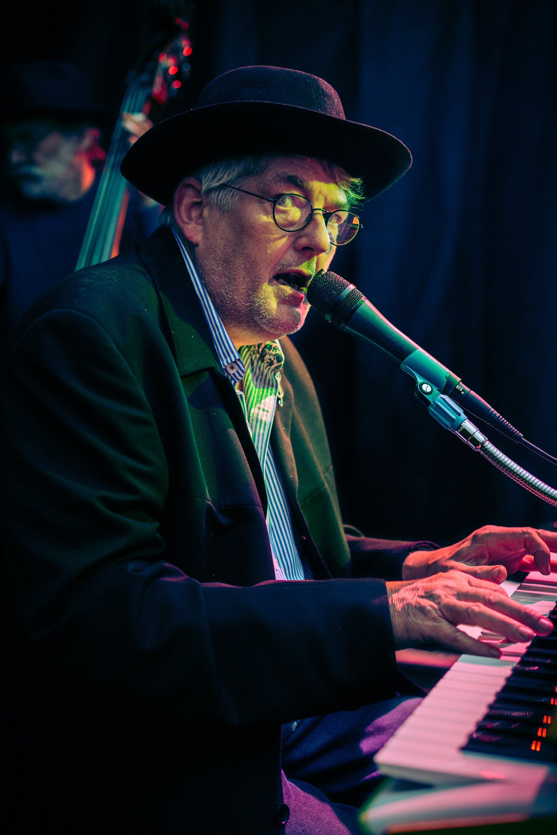 Nick of the Sing-along-a-Nick trio