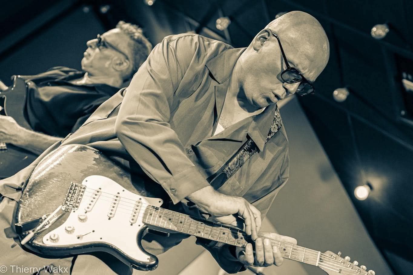 Big Dez and his band at The Flowing Spring, 6 November 2025