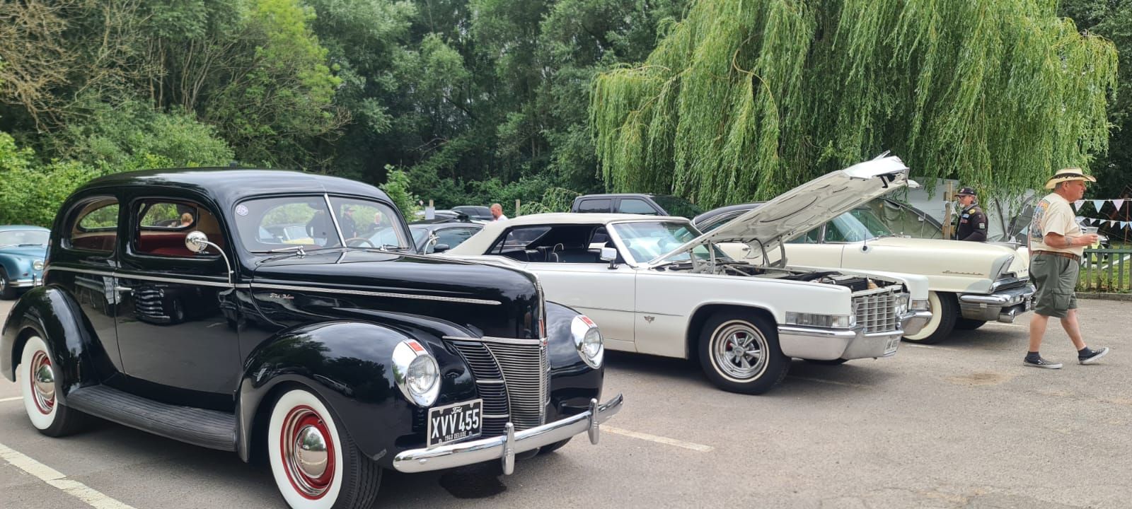 CLASSIC AMERICAN CARS MEET PLUS LIVE MUSIC