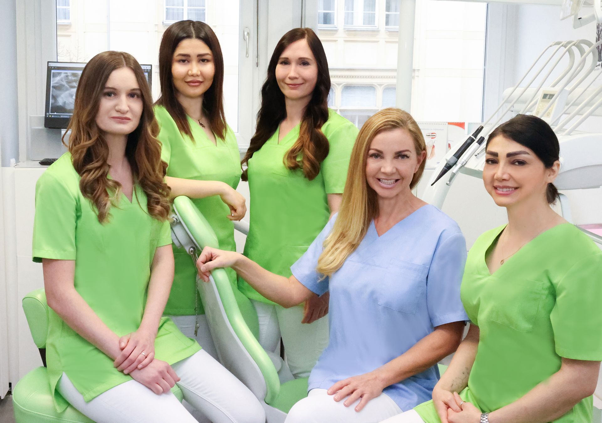 Das Team der Zahnarztpraxis ferradent in Graz