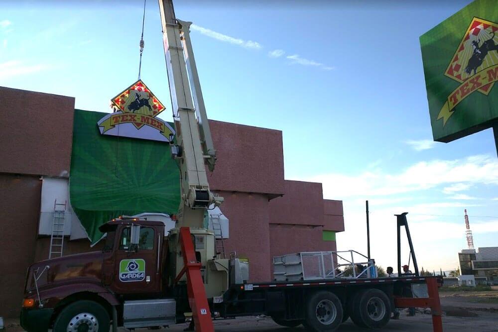 GRÚAS GARDEA - Plataformas