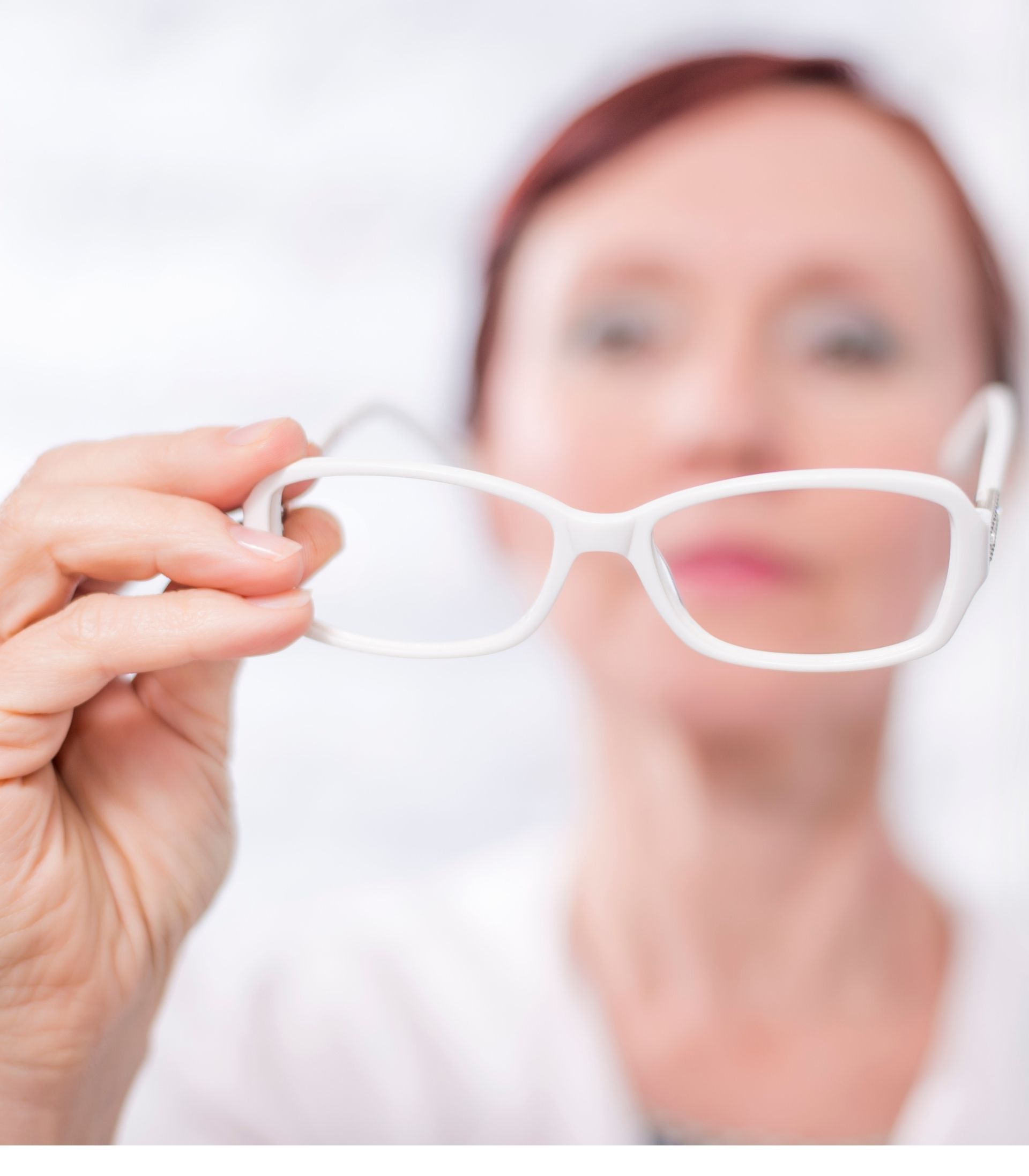 achieving-glasses-independence-with-eye-surgery-milwaukee-eye-surgeons