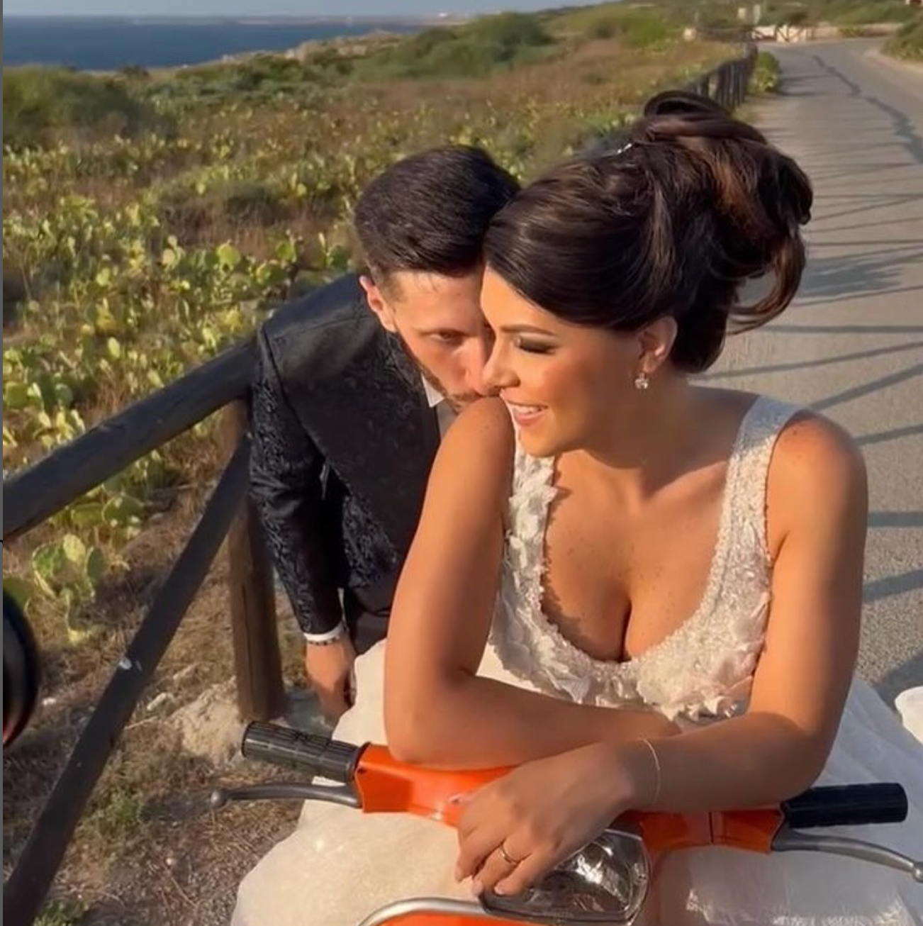 beautiful wedding photo with permanent gold chain bracelet