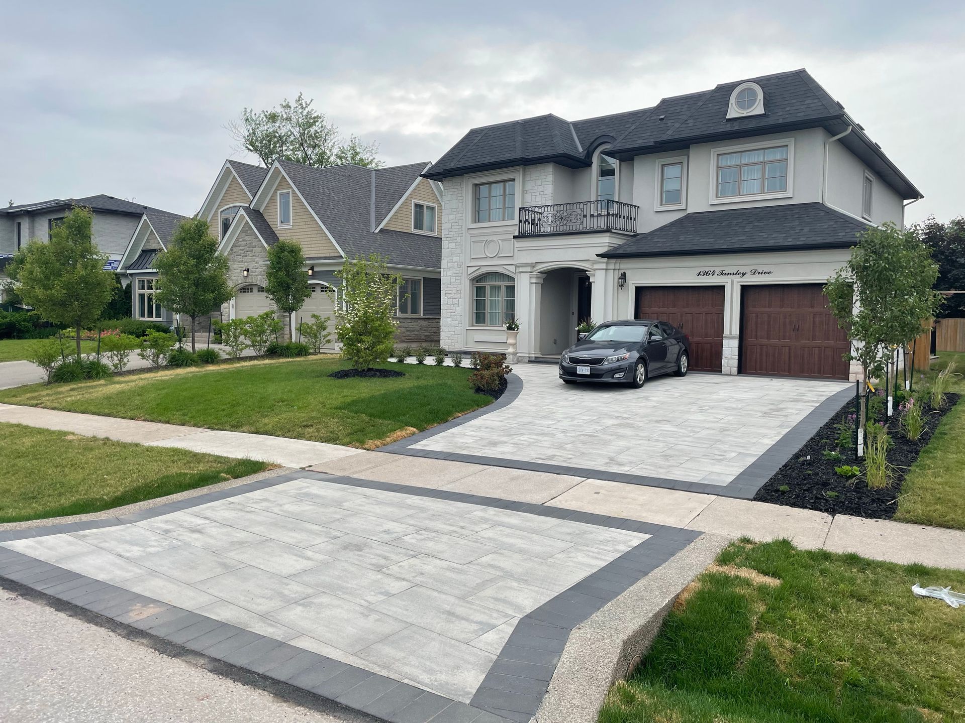 driveway installation hamilton, driveway paving hamilton, concrete driveway hamilton