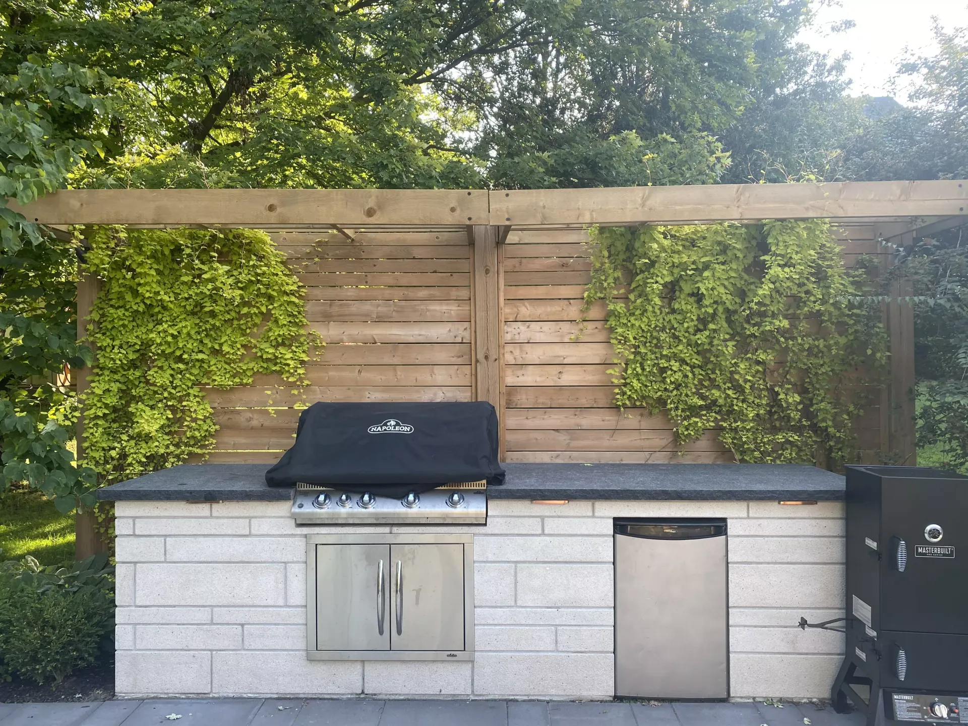 fencing Milton on, best fence company near me, best fence contractor milton on
