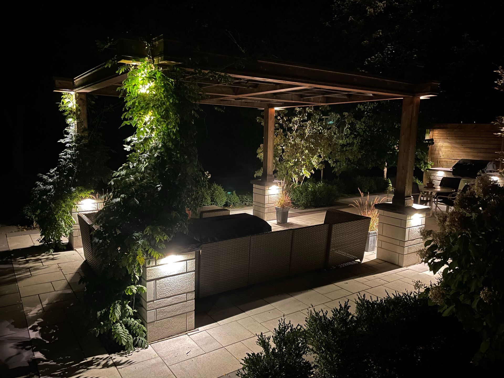 outdoor lighting hamilton, landscape lighting hamilton, hamilton outdoor lights