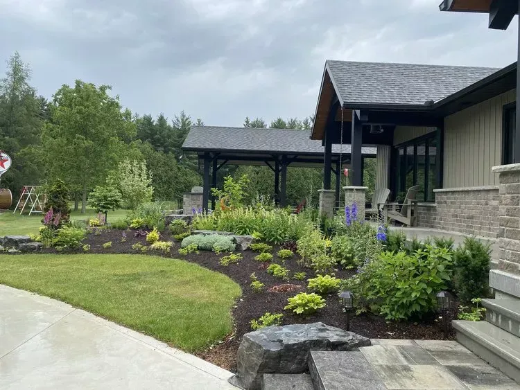 lawn maintenance mississauga ontario, yard maintenance mississauga ontario