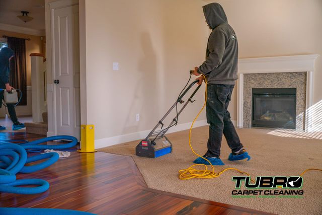 Laminate flooring cleaning