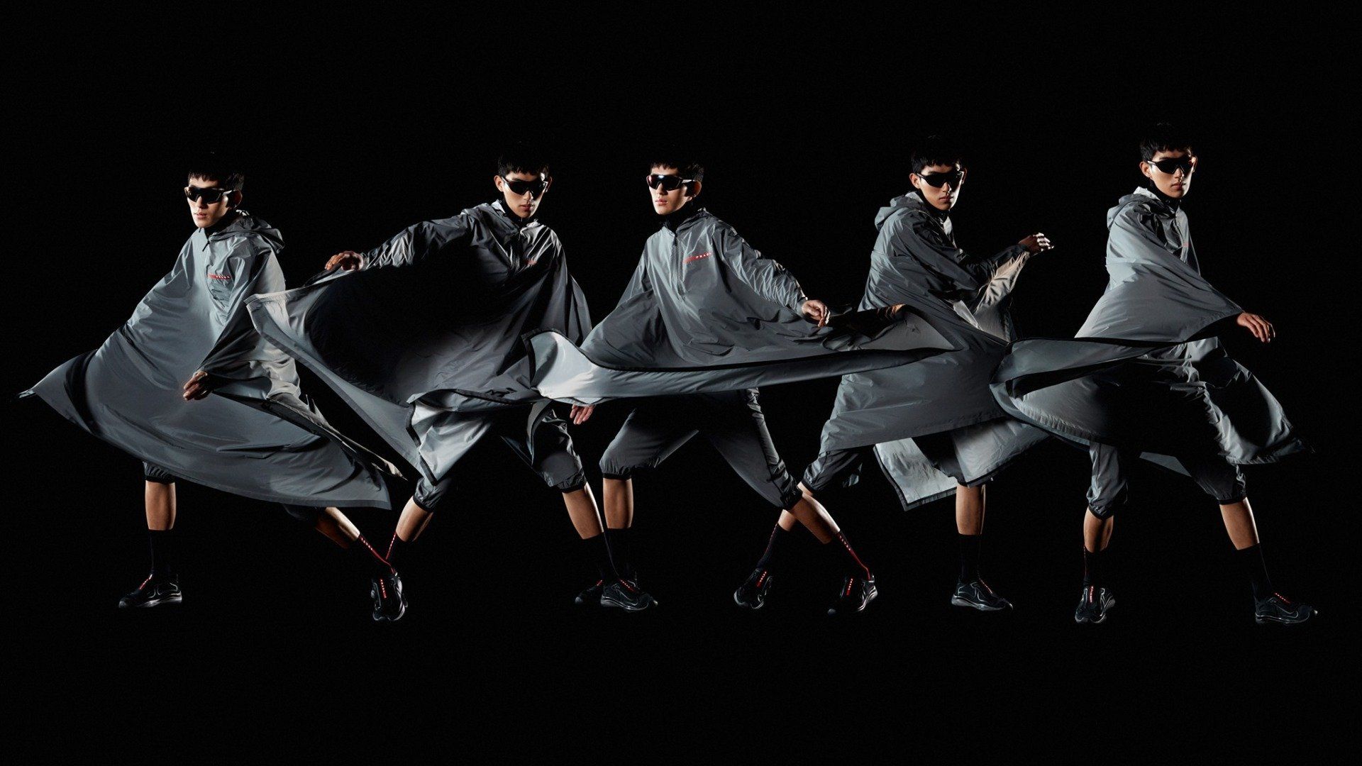 modelli con occhiali da uomo