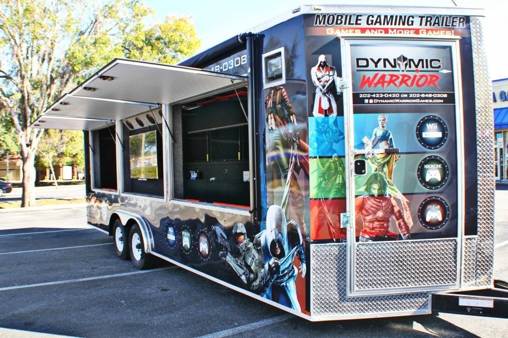 Mobile gaming trailer with open side and 