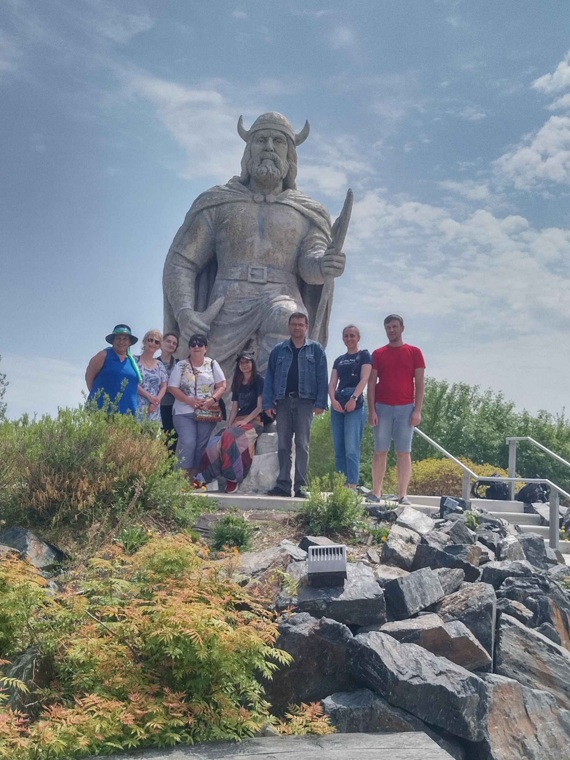 Welcome Place clients and volunteer at Gimli Viking Statue