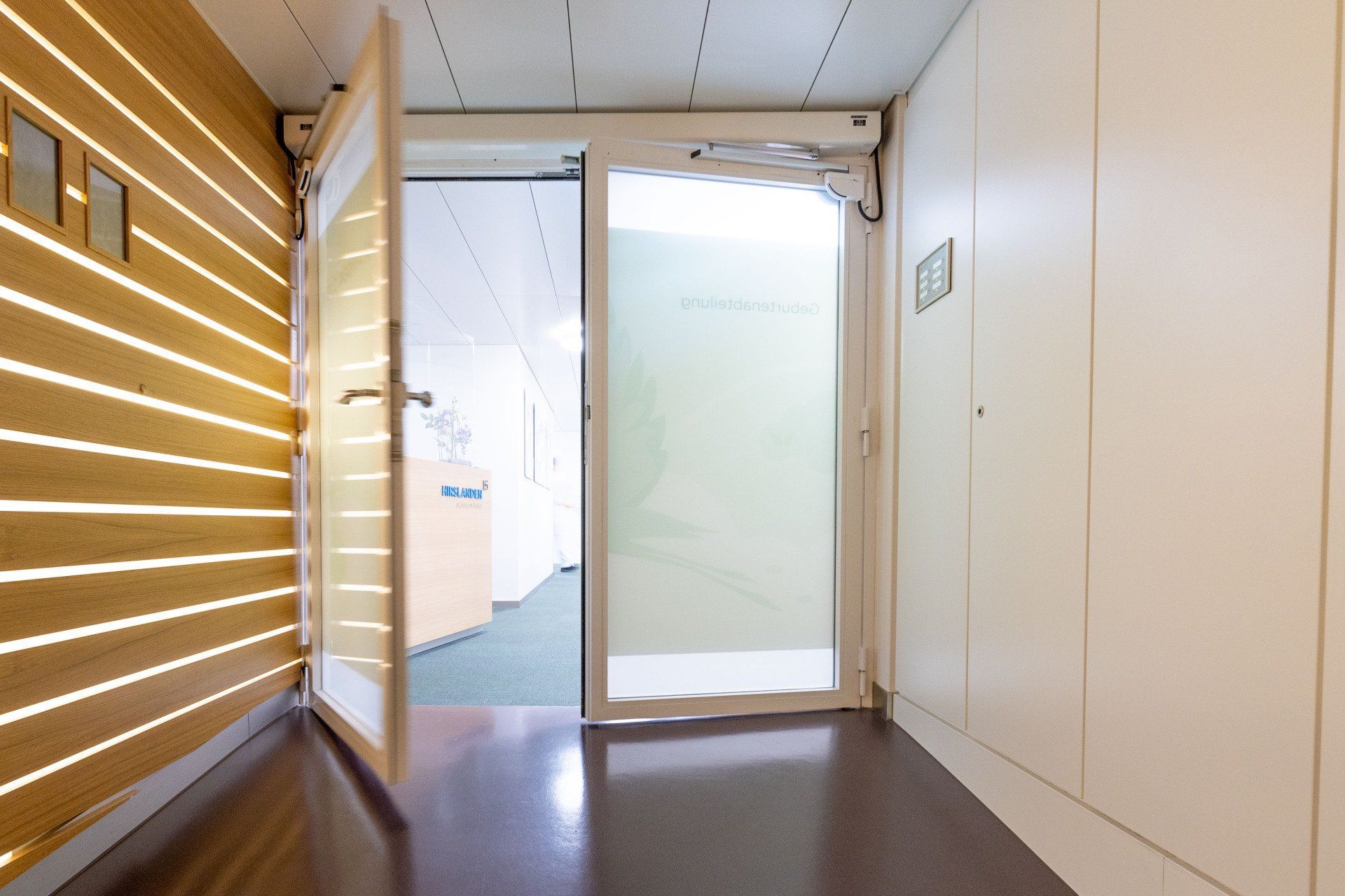 Automatic Aluminium Doors Glasgow Shopfronts Scotland Ltd