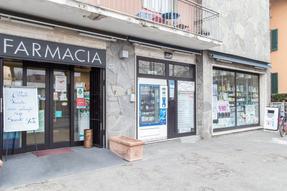 negozio di farmaci e articoli sanitari