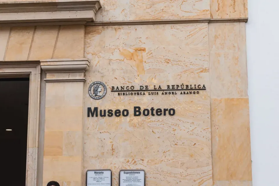 Qué hacer en Bogotá centro: recorrido por museos y hospedaje en el Hotel Virrey Central.