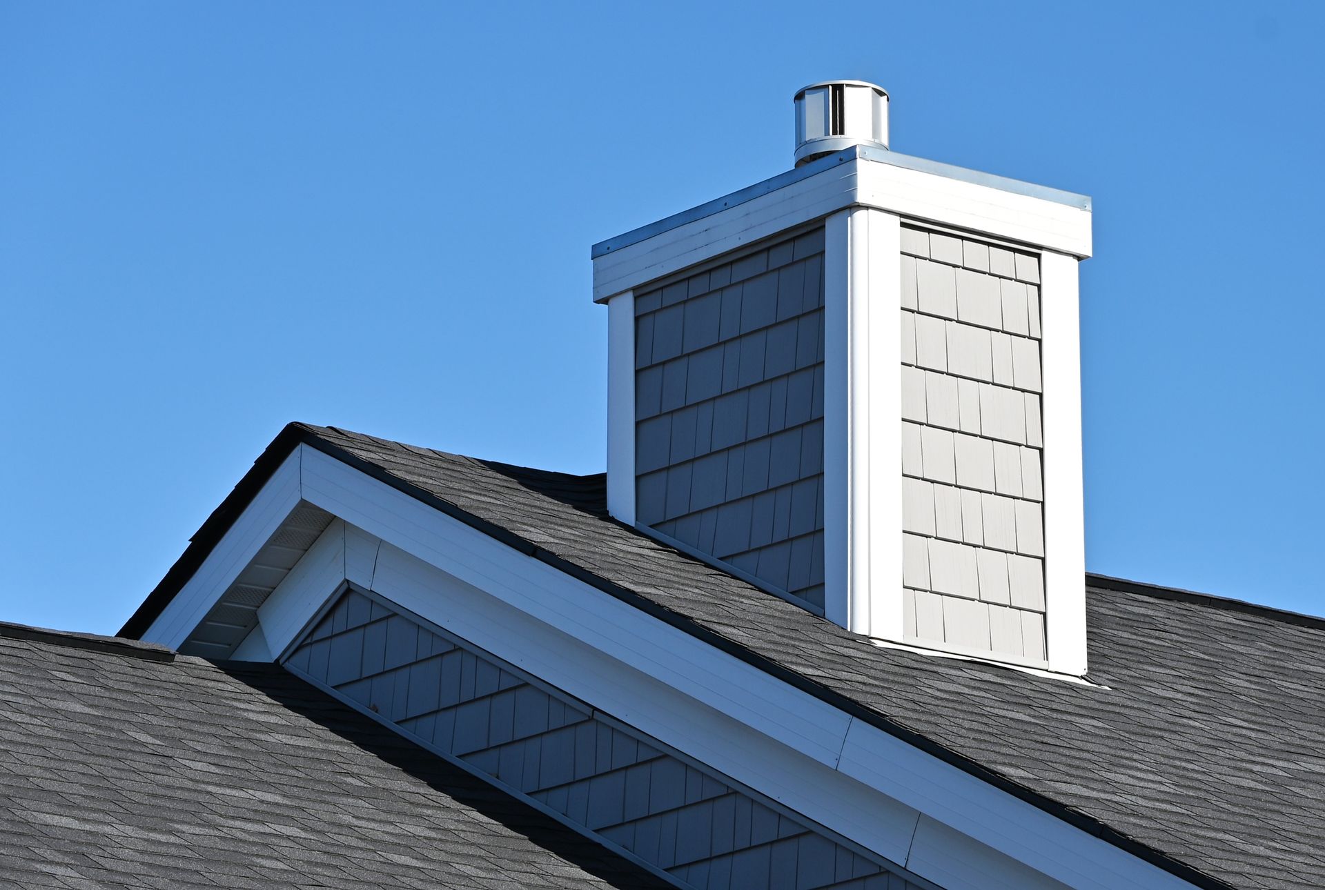 Chimney with chimney cap