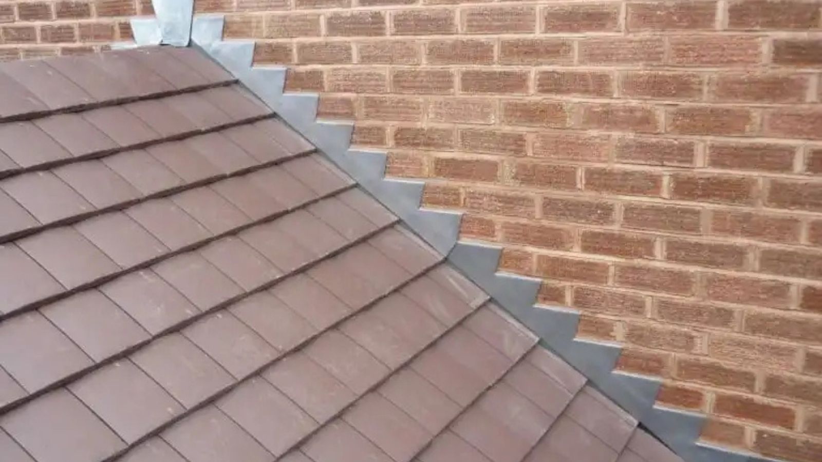 Roof flashing