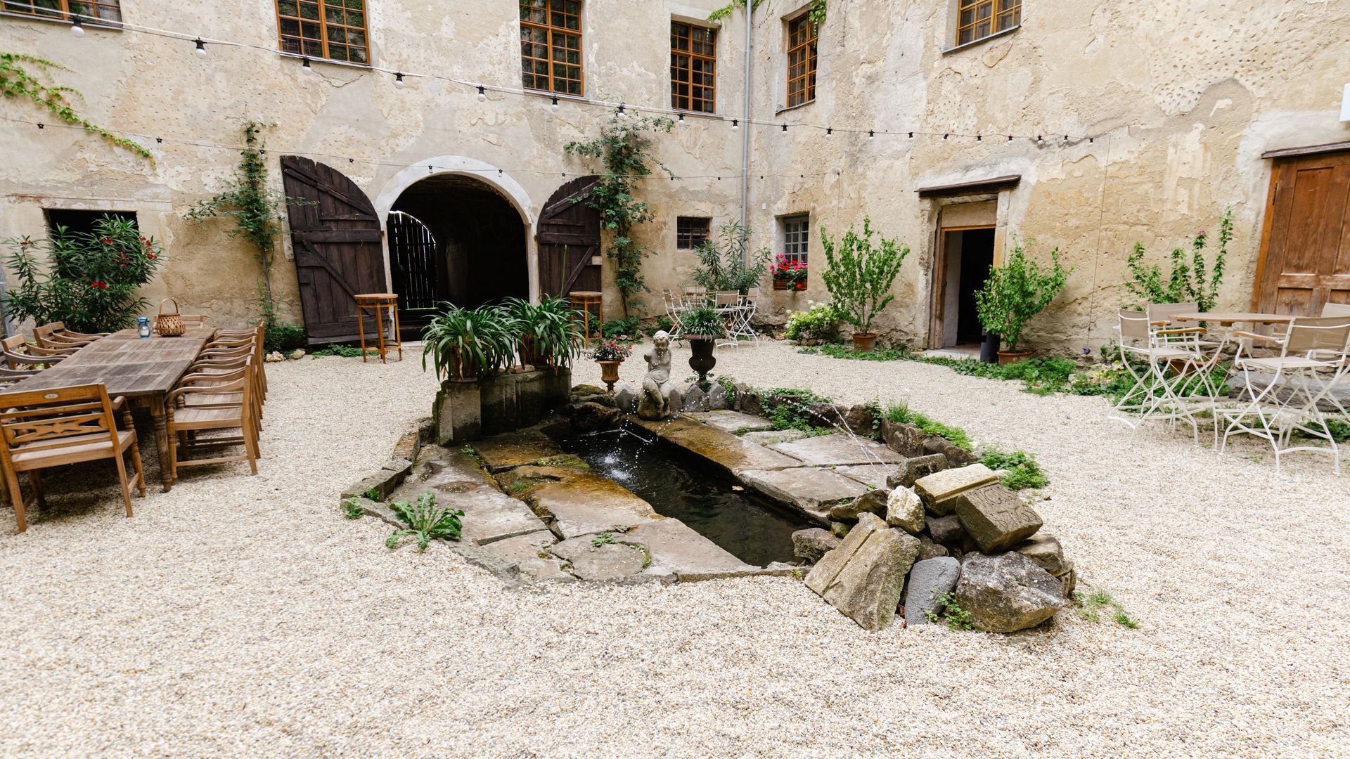 Innenhof mit Brunnen
