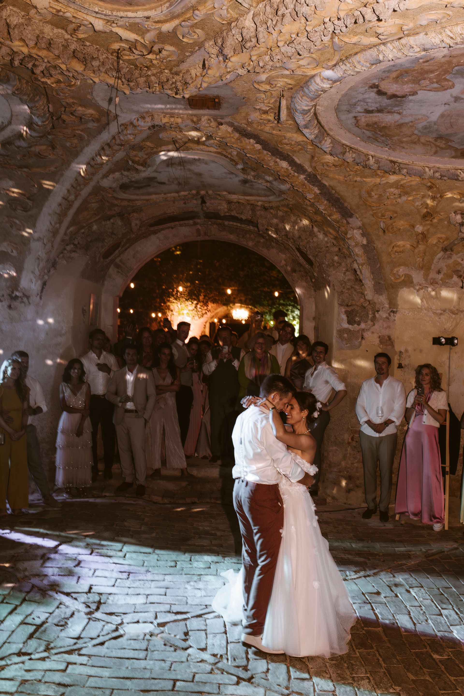 Hochzeitstanz in der Grotte