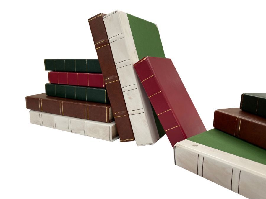 libri rilegati con copertina in pelle colorata