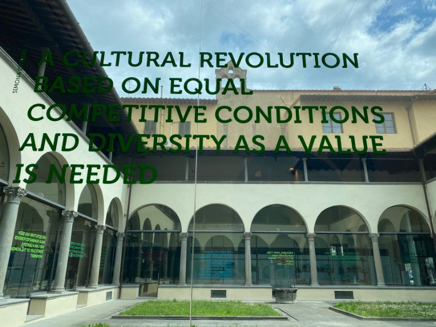 vetrofania con scritta verde